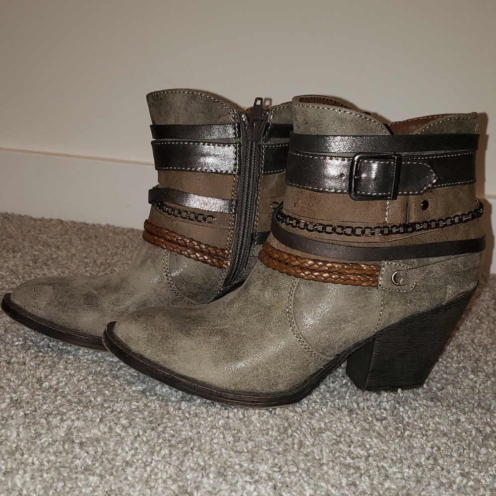 Buckle Women's Ankle Boots - Gray and Brown